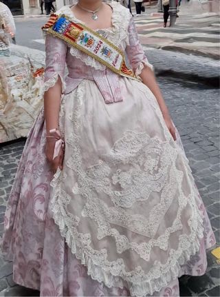 Traje de Fallera Beige y Rosa 
fallera mayor inf.