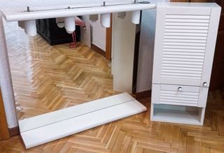 Mueble y espejo baño blanco