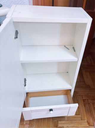 Mueble y espejo baño blanco