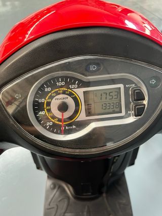 Peugeot Tweet 125cc Rojo