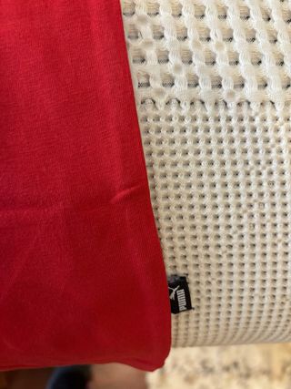 Camiseta deportiva Puma roja