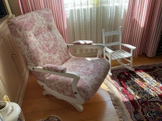 Mecedora infantil en perfecta condicion