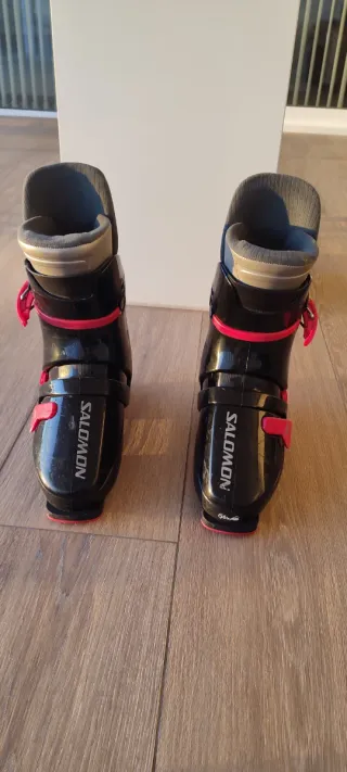 Botas de esquí Salomon mod. 63
355. Tamaño 28.5