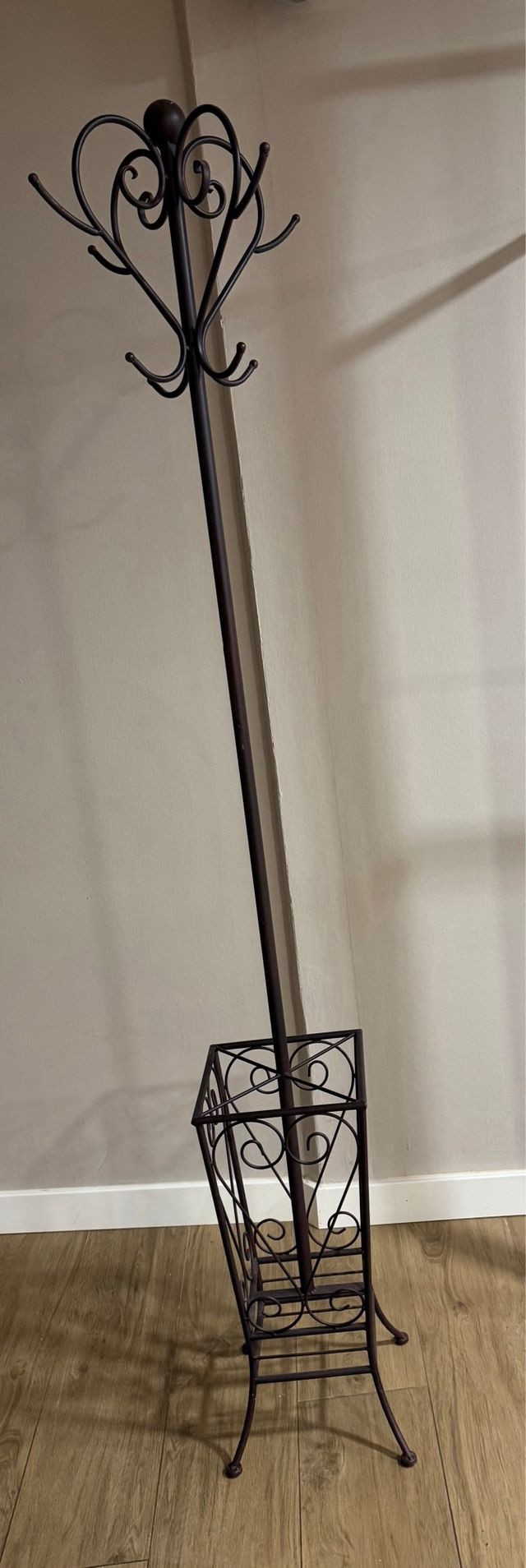 Perchero de forja marrón
nuevo sin estrenar