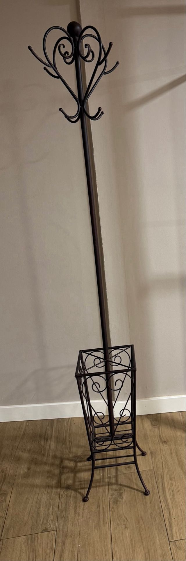 Perchero de forja marrón
nuevo sin estrenar