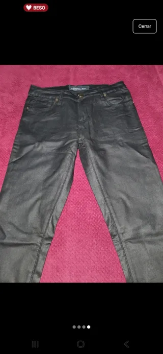 Pantalones negros efecto piel