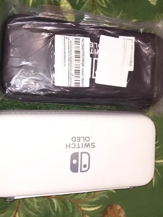 Custodie OLED per Nintendo Switch (confezione da 2)