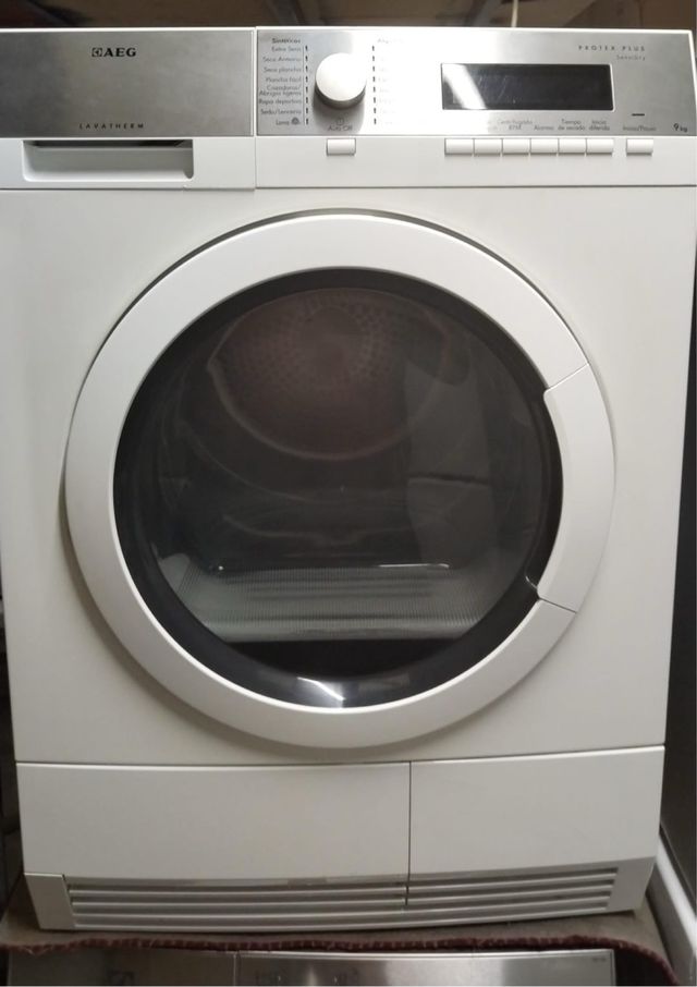 Secadora AEG 9kg Bomba Calor A+