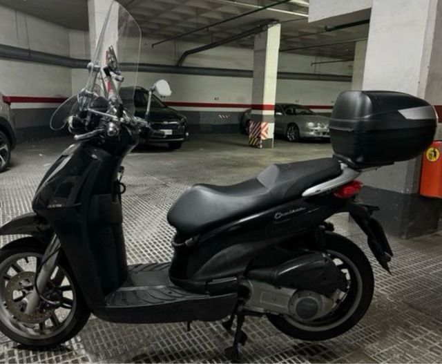 Piaggio Carnaby 300 ie en perfecto estado.