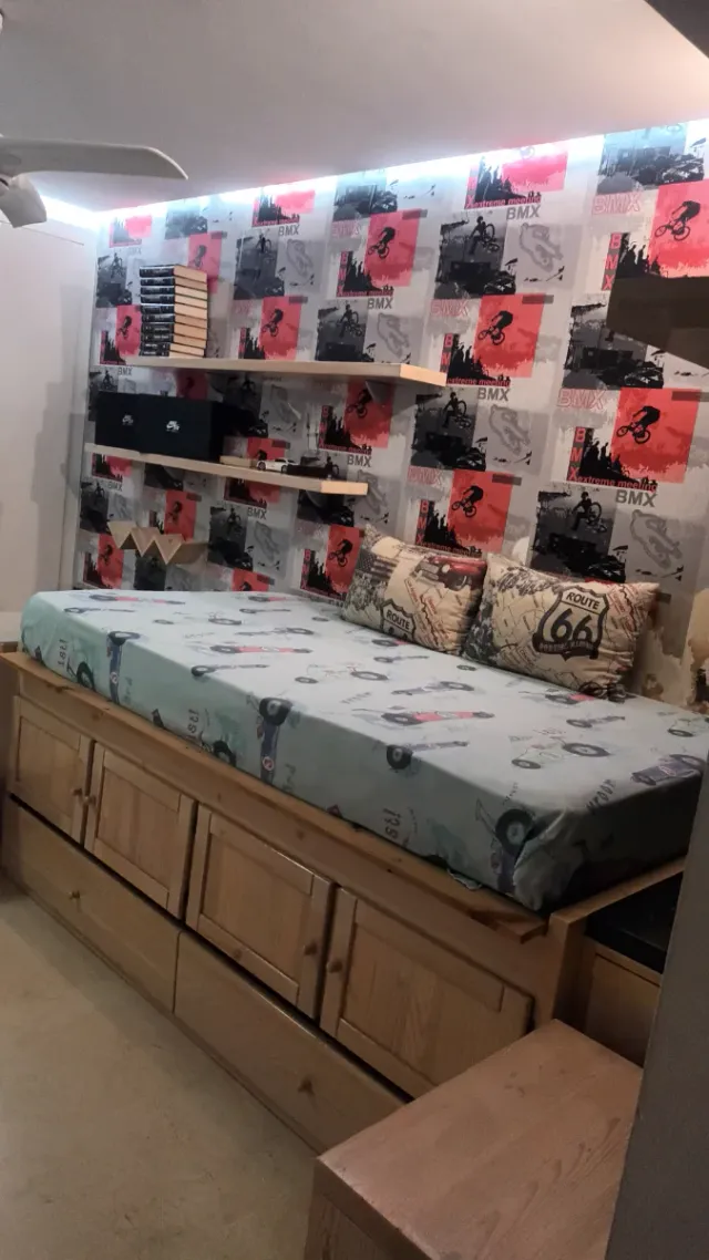 Habitación juvenil madera maciza