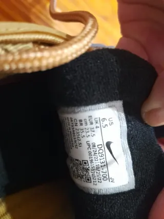 Zapatillas Nike Air Max Talla 37.5 Doradas