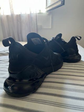 Nike Air Max 270 Negras