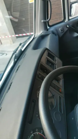 Nissan Atleon 2010