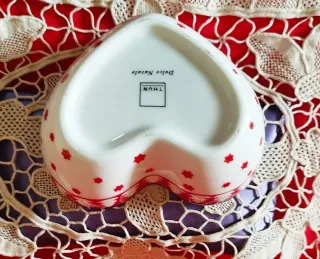 Ciotolina Thun cuore decorata stelle rosse