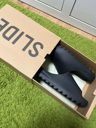 Adidas Yeezy Slide Onyx Black