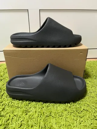 Adidas Yeezy Slide Onyx Black