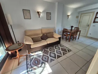 Precioso sofá 2 plazas con asientos extraíbles