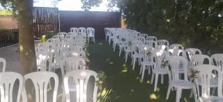 Sillas Garrocha Blancas de Plástico