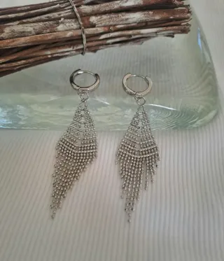 Pendientes largos, malla romboidal.  Plata. Plata
