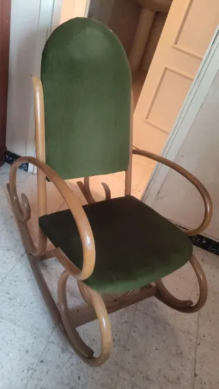Butaca Mecedora Madera y Terciopelo