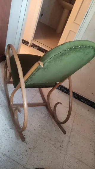 Butaca Mecedora Madera y Terciopelo
