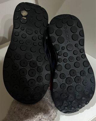 Sandalias Geox niño azul y rojo  NÚMERO 26