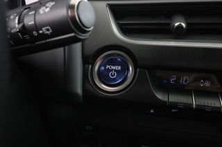 Lexus UX 250h F SPORT