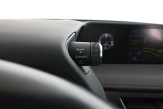 Lexus UX 250h F SPORT