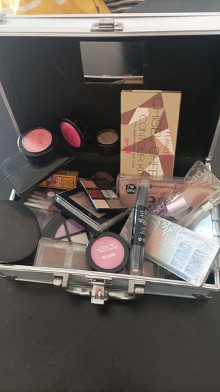 Maletín de maquillaje con espejo