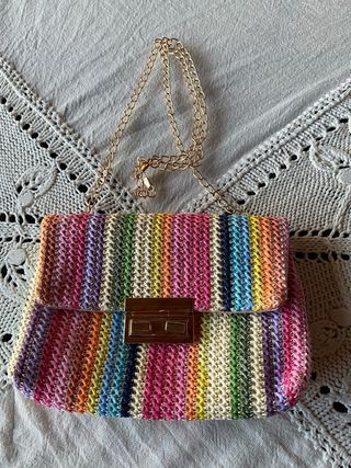 Bolso de mano multicolor con cadena