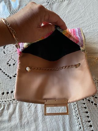 Bolso de mano multicolor con cadena