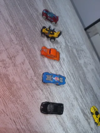 Lotto di 5 auto Hot Wheels