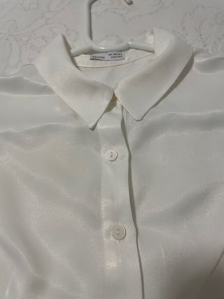 Camisa raso Bershka blanca talla S