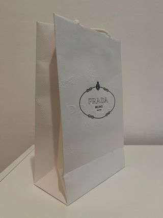 Bolsa de papel Prada blanca