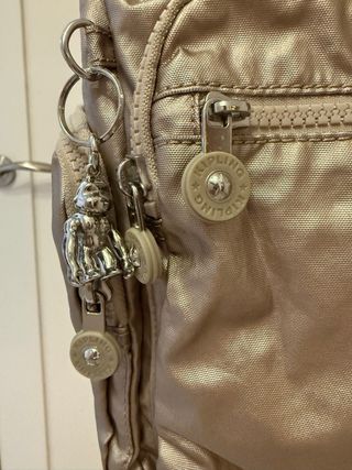 Bolso Kipling Dorado y Plateado original 