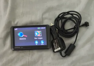 Navegador Garmin nüvi con cargador para coche 