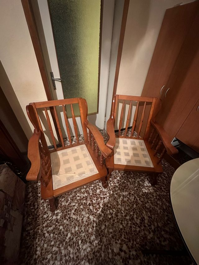 Coppia poltrone in legno con cuscini buono stato