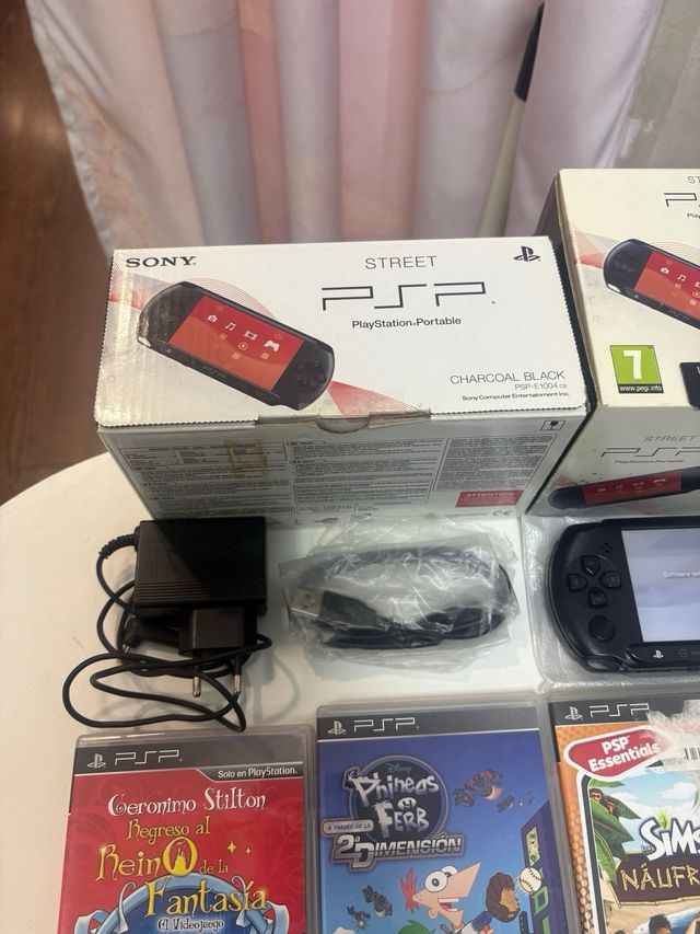 Consola PSP Street Negra completa con juegos