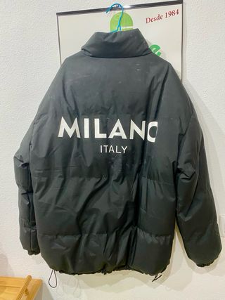 Chaqueta Milano acolchada negra, dos puestas.