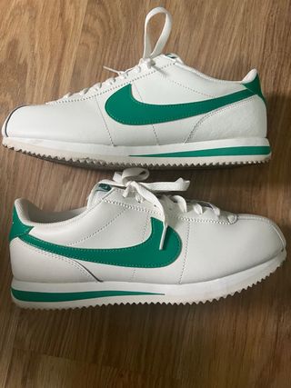 Nike Cortez Blancas y Verdes
