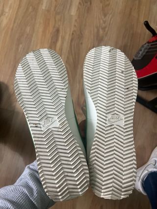 Nike Cortez Blancas y Verdes