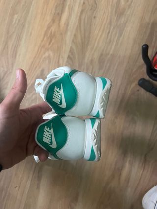 Nike Cortez Blancas y Verdes