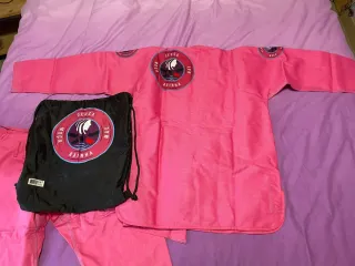 Kimono Jiu Jitsu Brasileño Rosa Talla F4 chica