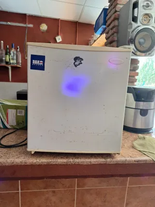 Mini nevera blanca