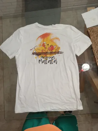 Camiseta El Rey León Hakuna Matata