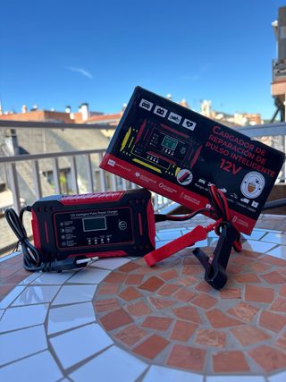 Cargador y Reparador Batería Inteligente 12V
