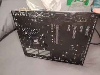 Se vende lotes de piezas de PC.