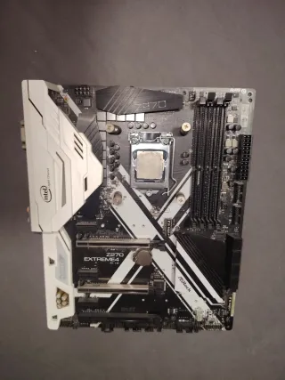 Se vende lotes de piezas de PC.