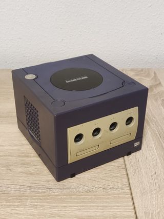 Nintendo Gamecube Morada con Mando