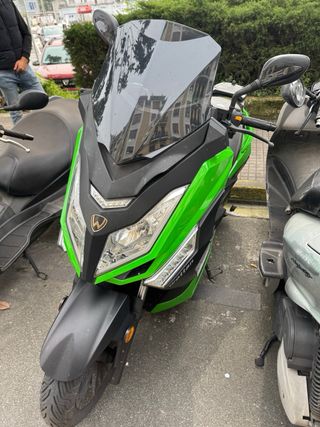 Moto Wottan 125 Scooter Verde